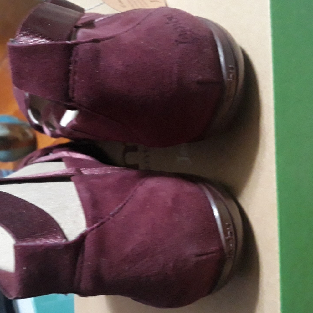 Burgundy Ballet Style  Suede Flats Sz 8.5 - Picture 16 of 16